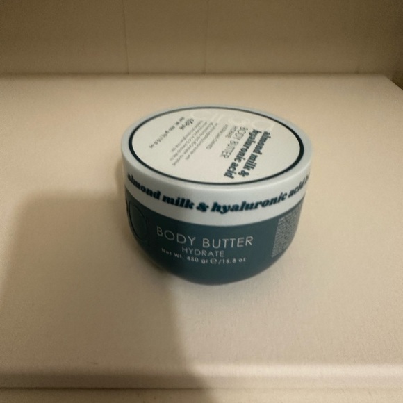 Ciroa Almond Milk & Hyaluronic Acid Body Butter Hudrate 15.8oz - Picture 3 of 5